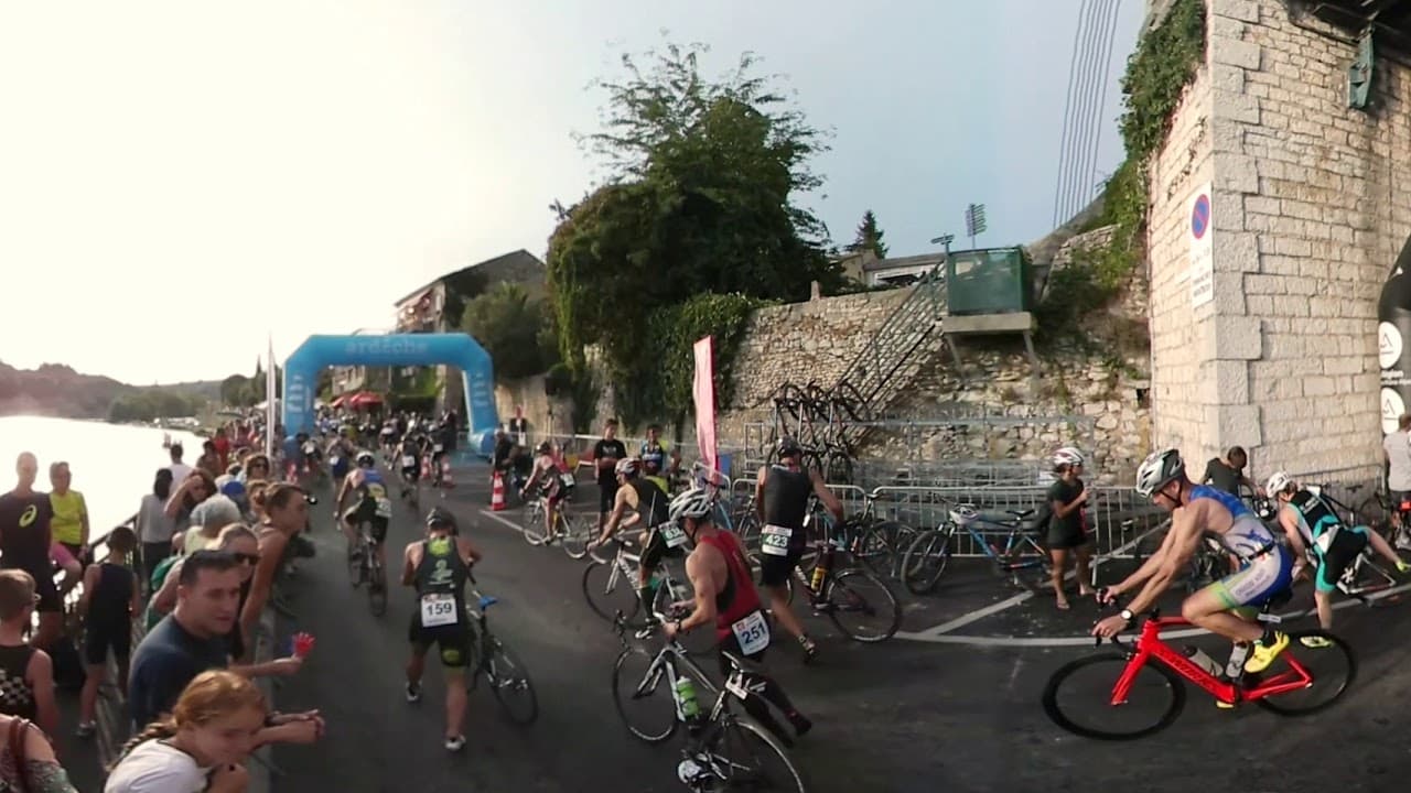 360° video of the Gorges de l’Ardèche triathlon displayed on a tablet