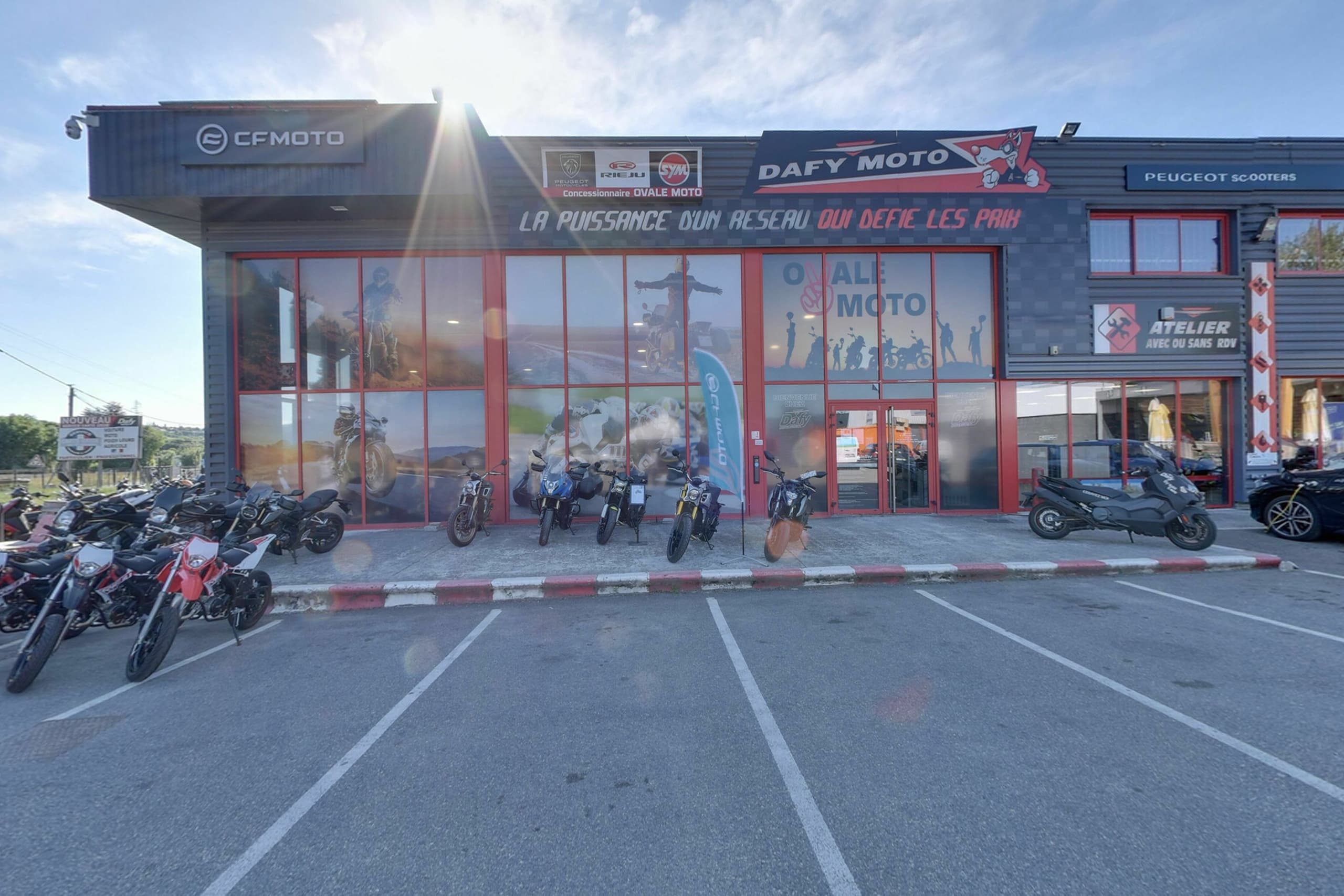 Dafy Moto Ruy — HD Media 360° virtual tour displayed on a smartphone