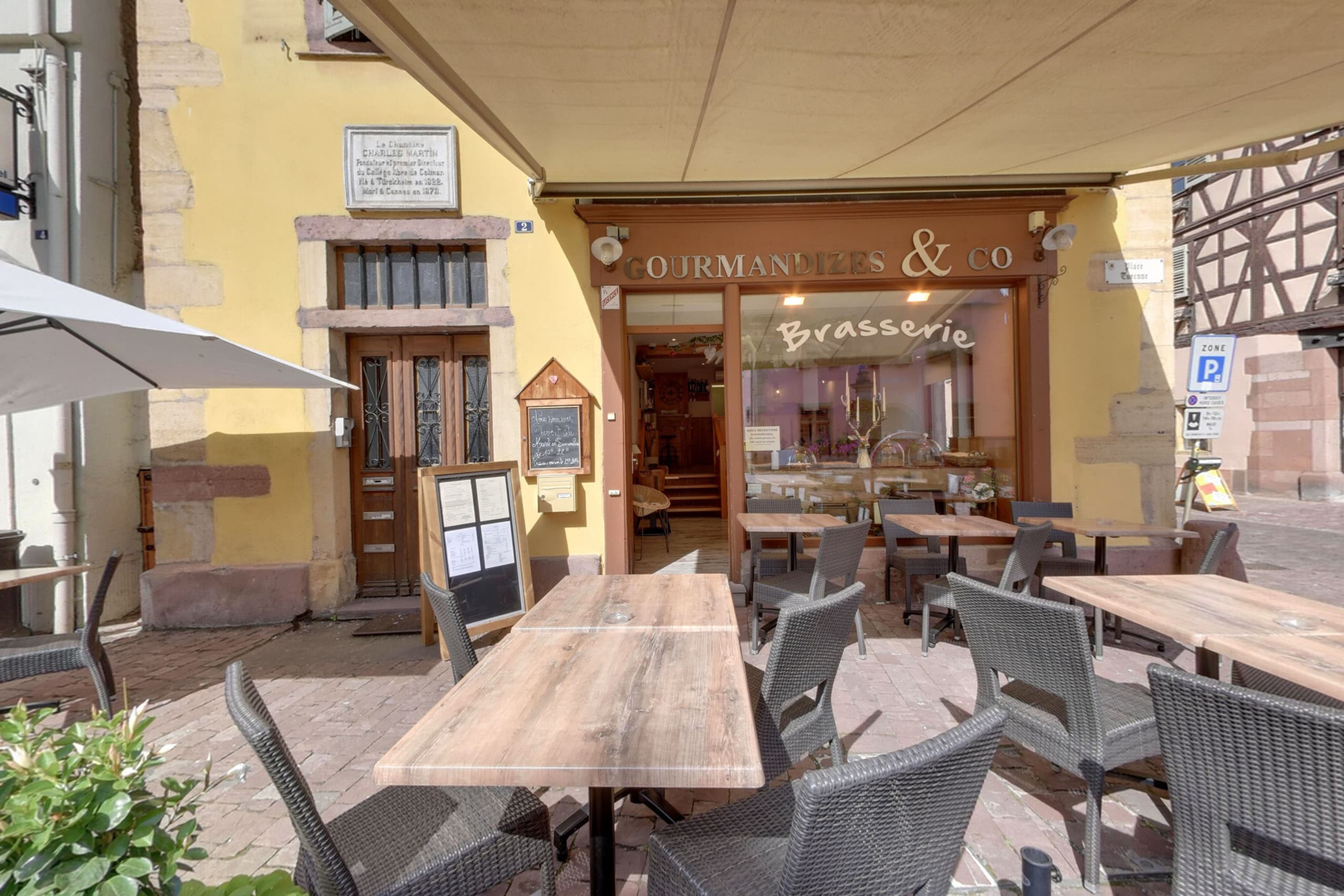 Gourmandizes — HD Media 360° virtual tour displayed on a tablet