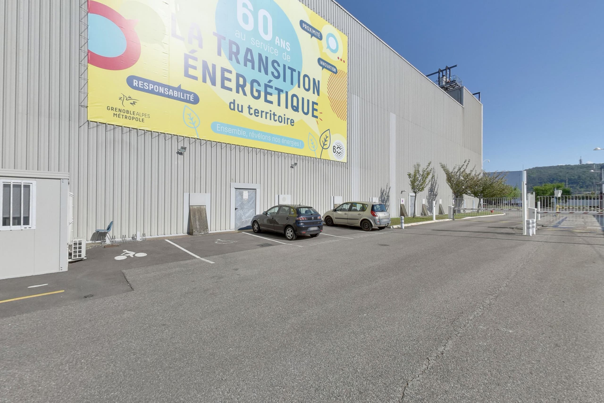 Compagnie de chauffage — site de Villeneuve — visite virtuelle 360° HD Media affichée sur un smartphone
