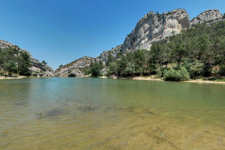 Baignade Lac De Peiroou Saint Remy De Provence