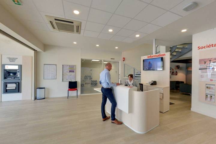 Caisse D épargne St Etienne De Fontbellon
